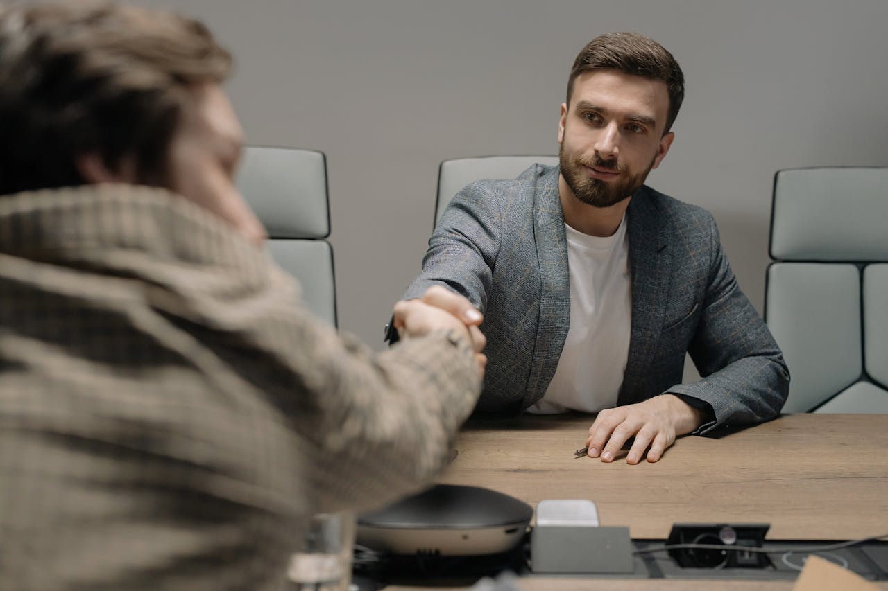 Konec mzdového tabu: Proč jsou doložky o mlčenlivosti minulostí